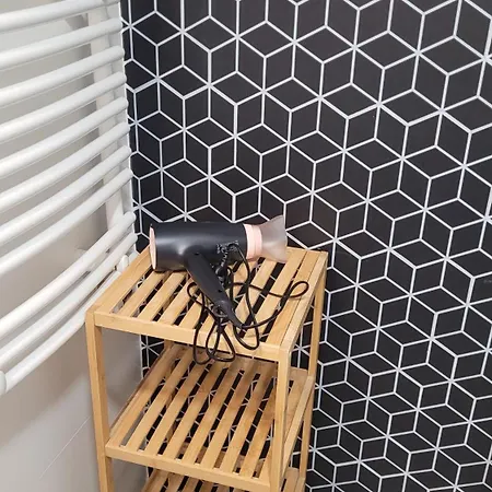 Garbary Retreat With Free Garage Parking! דירה