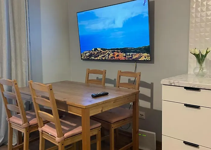 Garbary Retreat With Free Garage Parking! Apartamento *