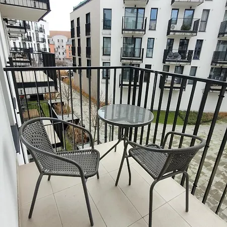 Garbary Retreat With Free Garage Parking! Апартаменты Познань