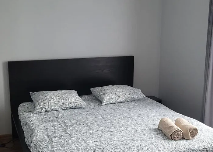 Garbary Retreat With Free Garage Parking! Apartamento *